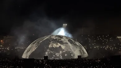 Photo of Kanye West performon këngët e tij, zbulohet skena madhështore, pamje brenda koncertit të këngëtarit
