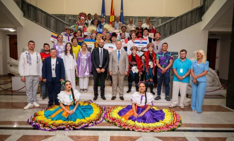 Afrim Gashi pret në Kuvend përfaqësuesit e Festivalit Folklorik Ndërkombëtar  SKUPI 2026 