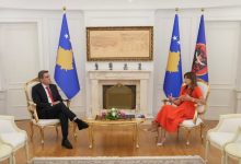 Photo of Albulena Haxhiu dekreton Zejnulla Gashin si Kryeprokuror të Shtetit