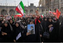 Photo of Përse udhëheqësi suprem i Iranit, Mojtaba Khamenei, nuk u shfaq në funeralin e babait të tij