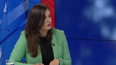 Photo of Zajkova: Tragjike është kur dikush kritikon gabimet e paraardhësit dhe kur vjen radha e tij, nuk i korrigjon por i përsos