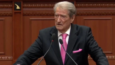 Photo of Huaja 302 mln dollarë nga SHBA/ “Jemi pro, por nuk e votojmë”, Berisha pas mbylljes së seancës: Kalimi në procedurë të përshpejtuar, shkelje kushtetuese