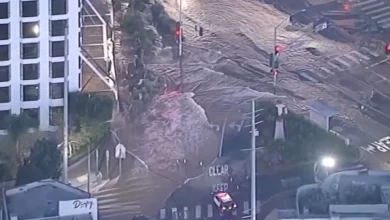 Photo of Shpërthen tubacioni 110-vjeçar i ujit në Los Angeles/ Përmbytet Sunset Strip, trafiku në kaos