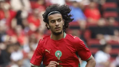 Photo of Konfederata Aziatike e Futbollit (AFC) ka shprehur kundërshtimin e saj ndaj propozimit të FIFA-s për shitjen e aksioneve në kompeticionet e saj te investitorët privatë, duke u rreshtuar në krah të UEFA-s dhe Concacaf. Në një deklaratë të publikuar të premten, AFC theksoi se plani i presidentit të FIFA-s, Gianni Infantino, nuk mund të arrijë “konsensusin e gjerë dhe unitetin e nevojshëm” për t’u zbatuar. “Botërori i FIFA-s është kulmi i futbollit global dhe fuqia e tij buron nga pjesëmarrja e të gjitha konfederatave dhe kombeve kryesore të futbollit në botë”, thuhet në deklaratën e AFC-së. Konfederata aziatike shtoi se çdo propozim që rrezikon të dëmtojë unitetin dhe karakterin universal të këtij kompeticioni duhet të rishikohet. Kundërshtimi i AFC-së e bën më të vështirë miratimin e planit të FIFA-s, nëse ai do t’u nënshtrohet votimit nga anëtarët e organizatës.