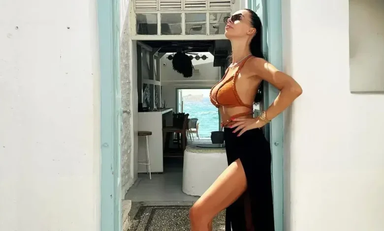 Bikini minimalist i Erjonës vë në plan të parë format e saj