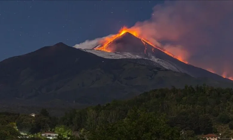 Shpërthen sërish vullkani Etna  ndërpriten fluturimet në Siçili