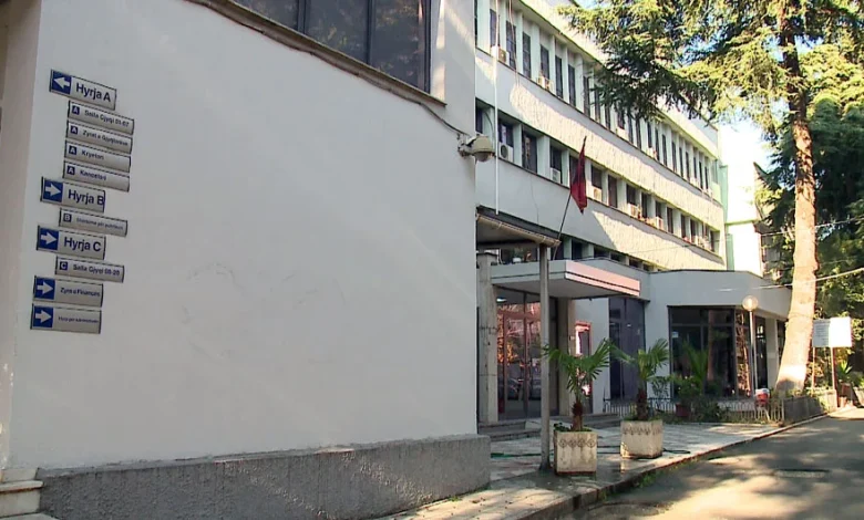 Qytetarët e arrestuar për tensionet para Kuvendit dalin sot në gjyq  zhvillohet protestë para Gjykatës së Tiranës