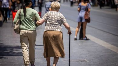 Photo of Spanja është numër 1: Ku në Evropë jetohet më gjatë? Pse gratë ua kalojnë burrave?