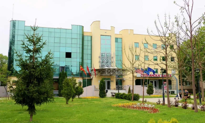 Çairi hap dyert e pishinës për fëmijët  Nis mësimi falas i notit nga 15 gushti
