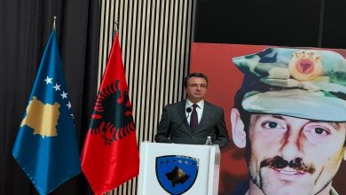 Photo of Kurti: Tahir Sinani një nga luftëtarët më të spikatur të çështjes kombëtare