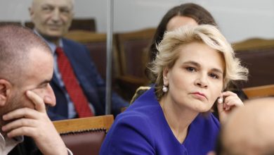Photo of Nis gjyqi në themel për ish-çiftin/ Ilir Meta dhe Monika Kryemadhi të pranishëm në seancë, ish-presidenti përfaqësohet nga një avokat tjetër