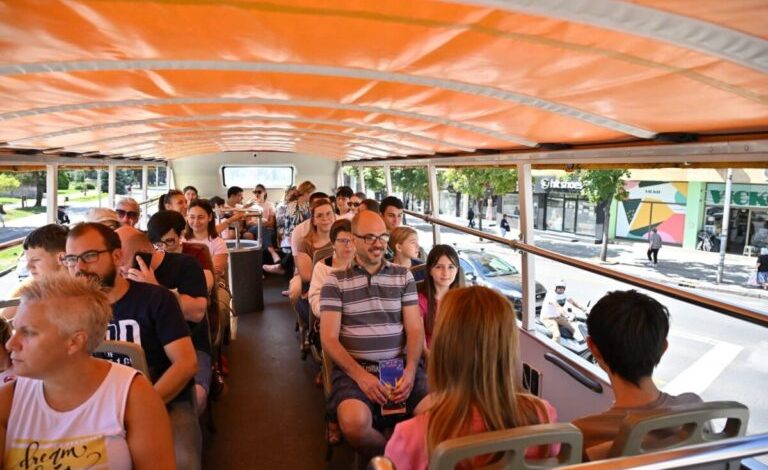Shkupi përkujtoi 63 vjetorin e tërmetit me shëtitje falas për qytetarët me autobus panoramik