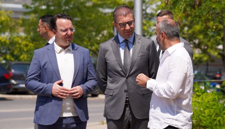 Mickoski  Qeveria do të dërgojë 60 000 litra ujë të pijshëm në Gostivar   nga kryetari i komunës e gjithë të tjerët duhet të mbajnë përgjegjësi morale