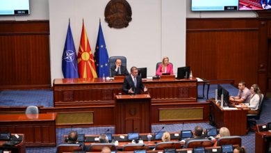 Photo of Mickoski akuzon Filipçen: Gjatë mandatit tuaj uji ishte bakteriologjikisht i papërshtatshëm në shumë qytete, ndërsa nuk u ndërmor asnjë masë