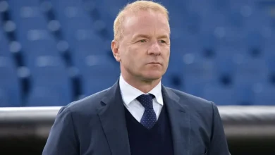 Photo of Igli Tares i ndodh e papritura në tren, hajdutët i grabisin çantën me sendet personale