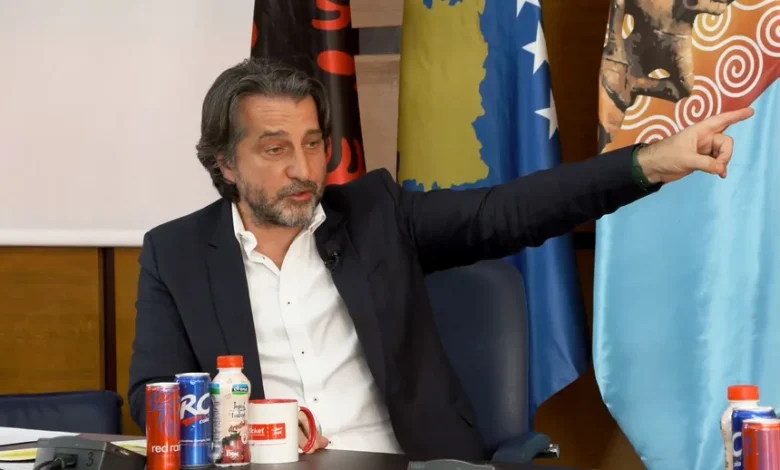 Rama   VV së  Kapuni për dore  merreni Kallxo com dhe Koha net të vinë në Drejtorinë e Kadastrit dhe Urbanizmit t i shohin lëndët