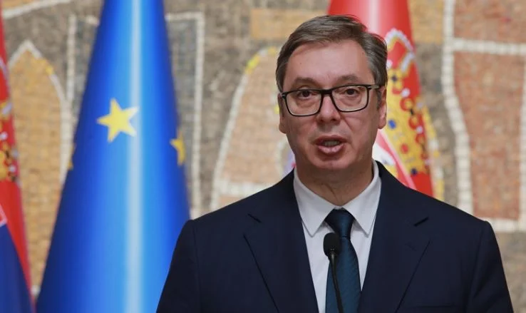 Vuçiq cakton datën e zgjedhjeve të parakohshme