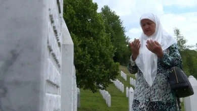 Photo of Nëna nga Srebrenica: “I doja Mlladiqit jetë, veç të vuante”