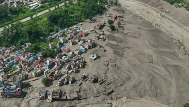 Photo of (VIDEO) Pamje të frikshme nga Nepali, momentin kur përmbytjet e menjëhershme marrin para gjithçka