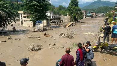 Photo of Qindra turistë të zhdukur nga përmbytjet në Nepal, mes tyre britanikë dhe amerikanë (VIDEO)