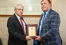 Photo of Ali Ahmeti pret në takim lamtumirës ambasadorin e  Republikës Çeke në Republikën e Maqedonisë së Veriut, shkëlqesinë e Tij, z. Jaroslav Ludva