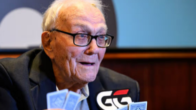 Photo of 100-vjeçari hyn në histori si lojtari më i moshuar profesionist i pokerit