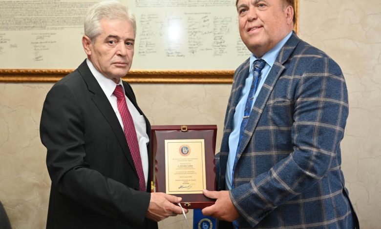 Ali Ahmeti pret në takim lamtumirës ambasadorin e Republikës Çeke në Republikën e Maqedonisë së Veriut  shkëlqesinë e Tij  z  Jaroslav Ludva