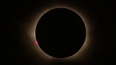 Photo of Eklipsi i plotë diellor mbërrin në Islandë, spektakël i rrallë në qiell (VIDEO)