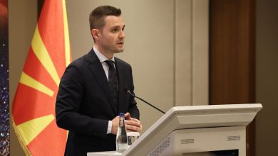 Photo of Mucunski: Bisedimet po zhvillohen “nën radar” për zhbllokimin e rrugës evropiane të Maqedonisë