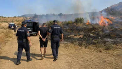 Photo of Kapën duke ndezur zjarre në natyrë, arrestohen dy persona në Makedonski Brod dhe Dollnen