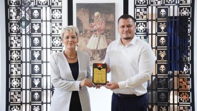 Photo of Ardita Sinani pret kryetarin e Haraçinës Daut Beqiri, diskutojnë për bashkëpunimin mes komunave