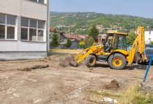 Photo of Kasami: Dje premtim, sot punë, nisin punimet për terrenet multifunksionale sportive në Gjimnazin e Tetovës