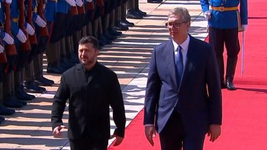 Photo of Vuçiq dhe Zelenski biseda kokë më kokë: Për presidentin ukrainas u organizua pritje ceremoniale, numër i madh gardistësh para Pallatit të Serbisë