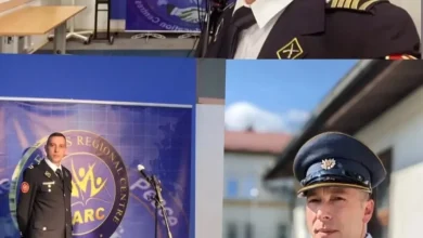Photo of Shpend Suma dhe Mirsad Memeti në mesin e nënoficerëve të avancuar në kuadër të Armatës