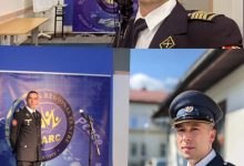 Photo of Shpend Suma dhe Mirsad Memeti në mesin e nënoficerëve të avancuar në kuadër të Armatës