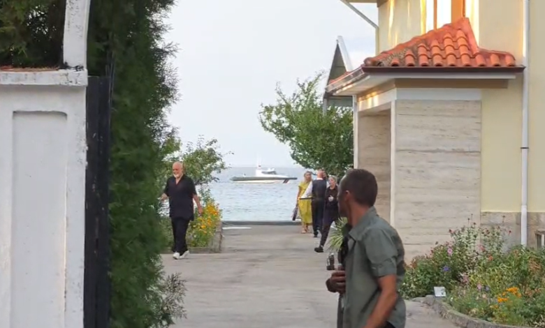 Rama  nuk ikën  nga Pogradeci  sot takim me ministrat