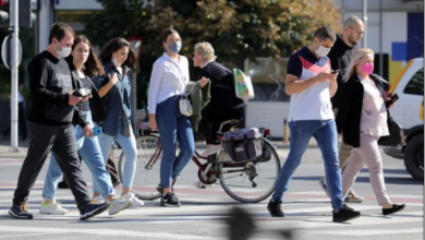 Photo of Italia ashpërson Kodin Rrugor, 75 euro gjobë për këmbësorët që përdorin telefonin kur kalojnë rrugën