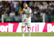 Photo of Neymar bëhet i pari që largohet nga fusha për shkak të rregullit të ri