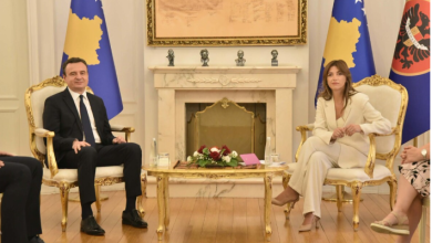 Photo of Pas takimit me Kurtin, Haxhiu pritet të takohet me Abdixhikun: Të flasim me emra konkretë për presidentin konsensual