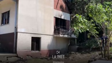 Photo of Zjarri në shtëpinë e familjes Berisha, “kujt s’i pëlqeu rikthimi i tyre në vendlindje?” (VIDEO)
