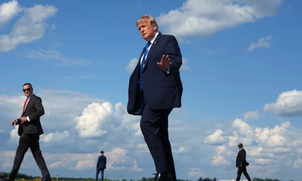 CNN  Trump i zhgënjyer kërkon një rrugëdalje nga lufta me Iranin mes mesazheve kontradiktore