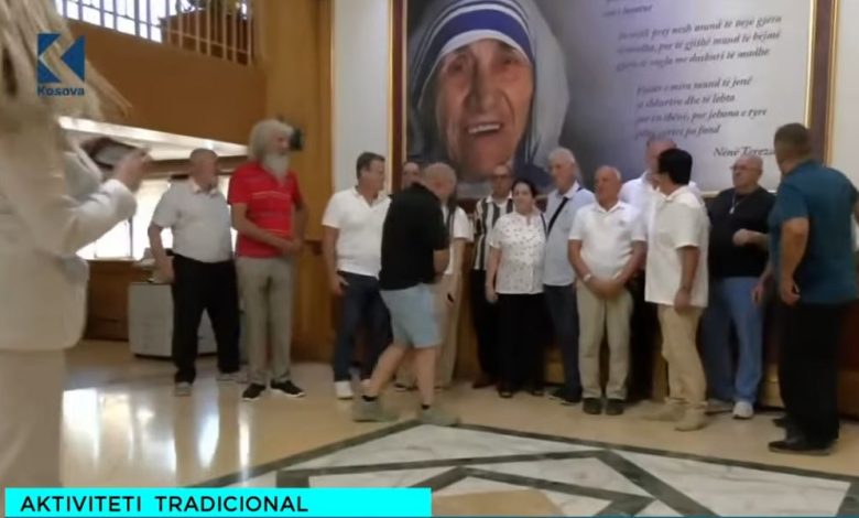 Bashkatdhetarët vizitojnë Kuvendin  shprehen të pakënaqur me ngërçin politik  VIDEO 