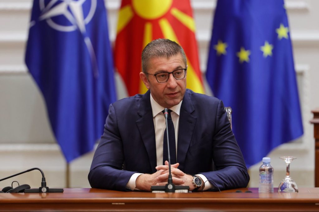 Mickoski shuan shpresat  Pjesa me gojë e provimit të jurisprudencës duhet të zhvillohet në gjuhën maqedonase