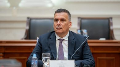Photo of Hoxha: 13 Gushti është data që shënoi një kthesë kyçe në historinë tonë bashkëkohore.