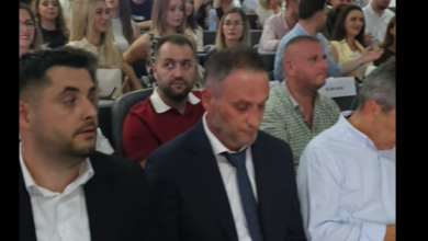 Photo of Erzen Elezi shkruan historinë ere të spitalit të Tetovës, ndanë 109 vendime për të punësuarit!