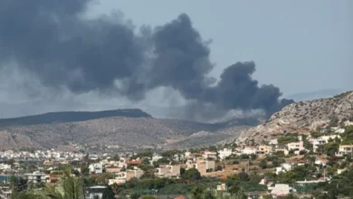 Photo of Alarm në Greqi! Zjarri i afrohet bazës detare, raportohen shpërthime
