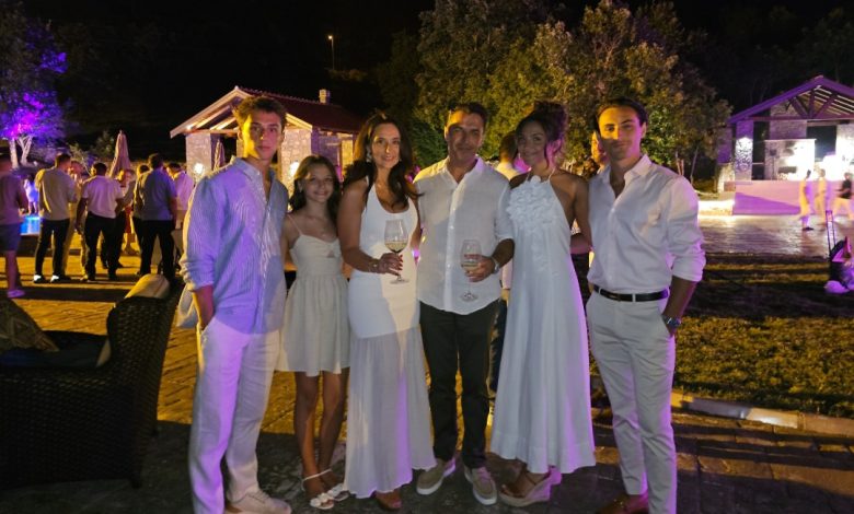 Mbrëmje madhështore në familjen Dedivanaj  Trieshi bashkoi personalitete të jetës politike  shoqërore dhe diasporës shqiptare