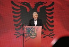 Photo of Ali Ahmeti kujton 62 vjtorin e ndarjes nga jeta të Fazli Grajçevcit