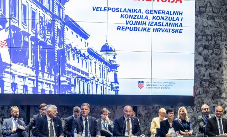 Kroacia ngre alarmin dhe paralajmëron Perëndimin  Serbia po armatoset me armë sulmuese