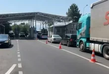 Photo of Nafta 60 lekë më lirë, qytetarët e Dibrës drejt Maqedonisë së Veriut, radhë në Bllatë